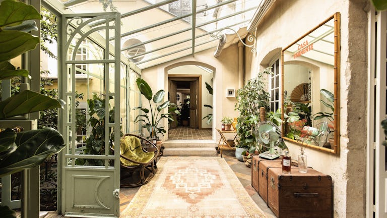 Casa Eminente Image